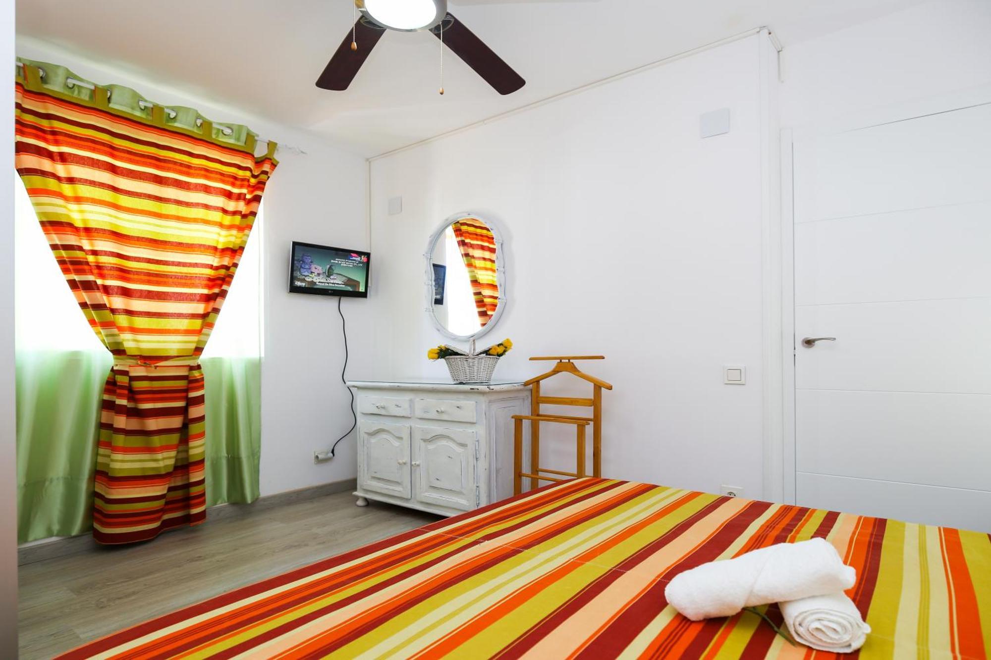 Punta Prima Roma Planet Costa Dorada Apartment ลาปีเนดา ภายนอก รูปภาพ
